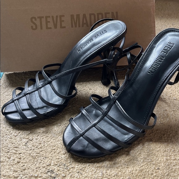 Steve Madden Elegant Black Strappy Heels - Picture 2 of 8